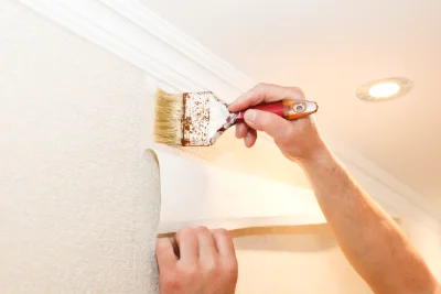 Pose de papier peint à Loubieng — revêtements muraux et toiles de verre
